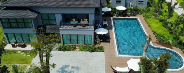 Toit terrasse maison avec piscine